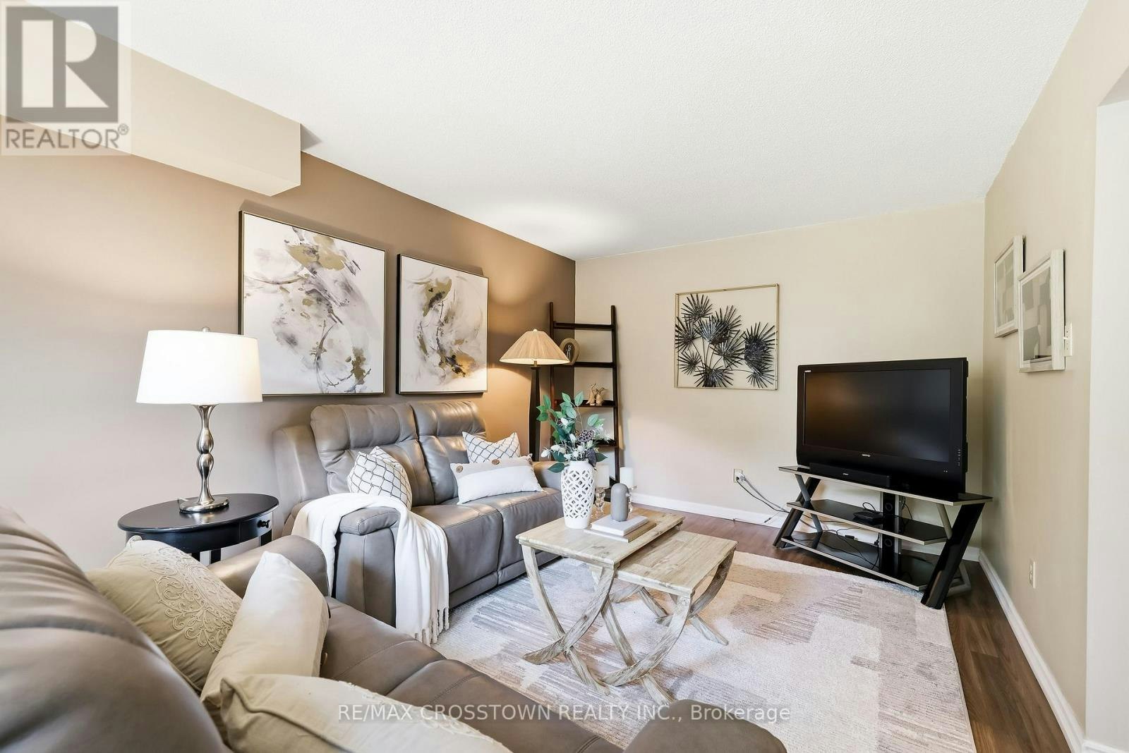 4 Martinet Street, Whitby, ON, L1N 8K8