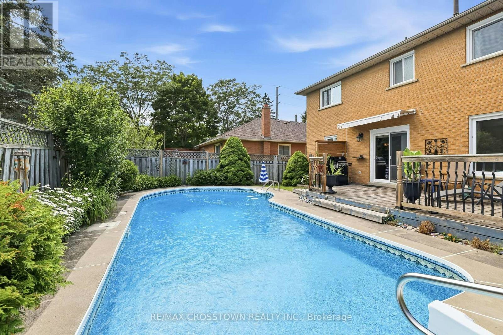 4 Martinet Street, Whitby, ON, L1N 8K8