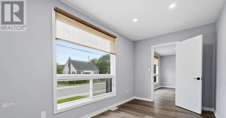 MAIN FLOOR-67 13th Street EAST, Hamilton, ON, L9A 3Z4 - 13