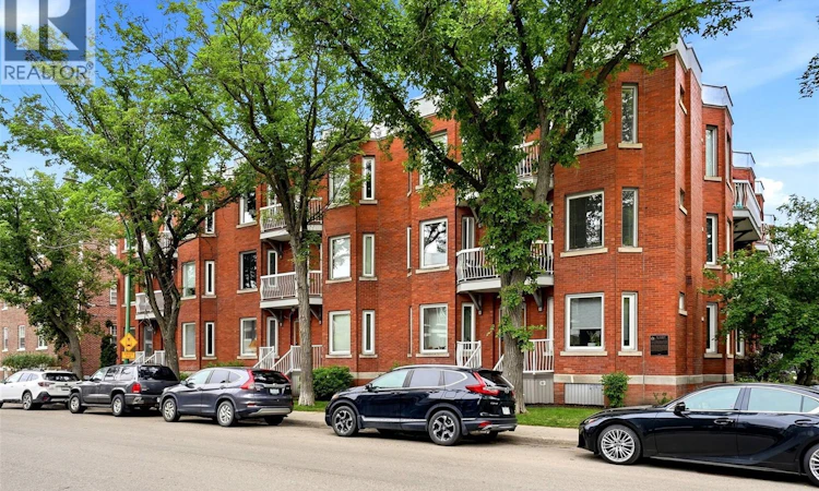 305-2925 14th Avenue
