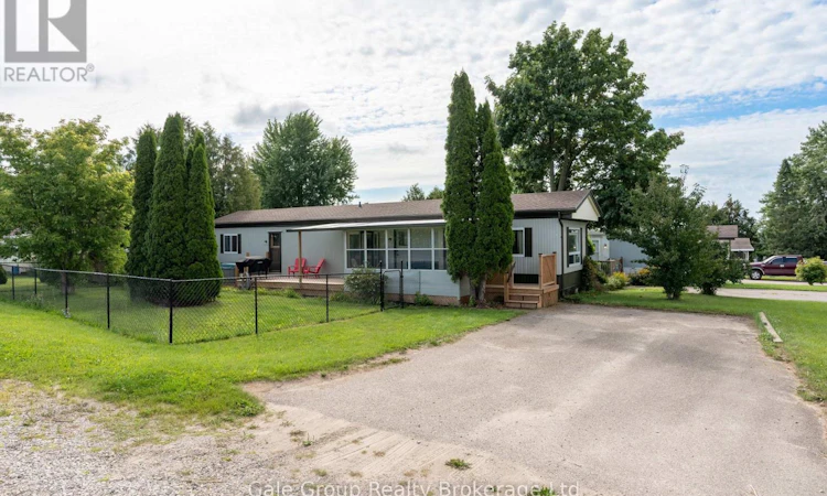 32 Pineview Ave Avenue