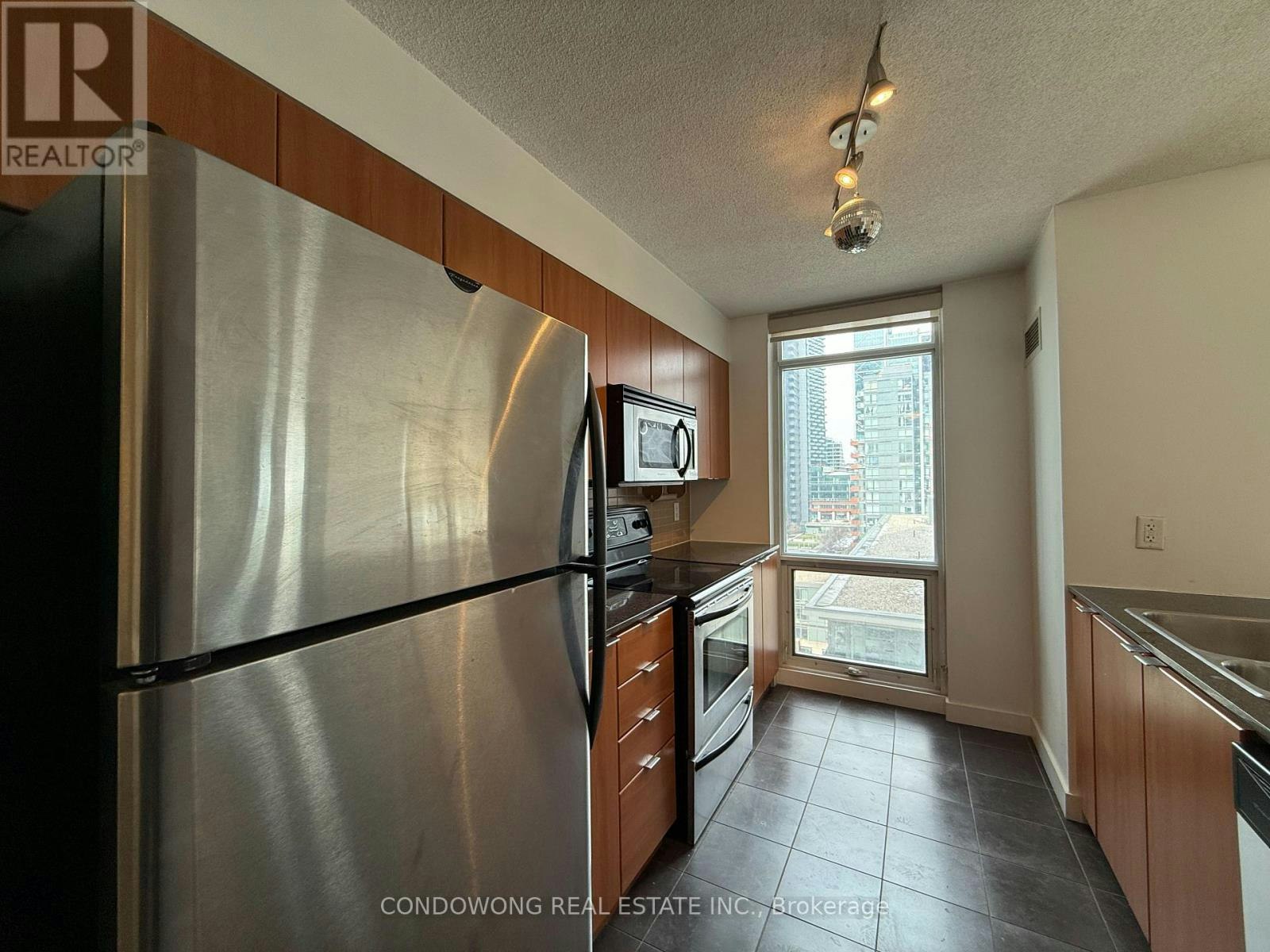 1206-11 Brunel Court, Toronto, ON, M5V 3Y3 - 4