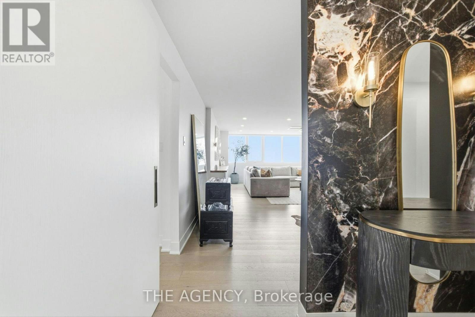15C-256 Jarvis Street, Toronto, ON, M5B 2J4