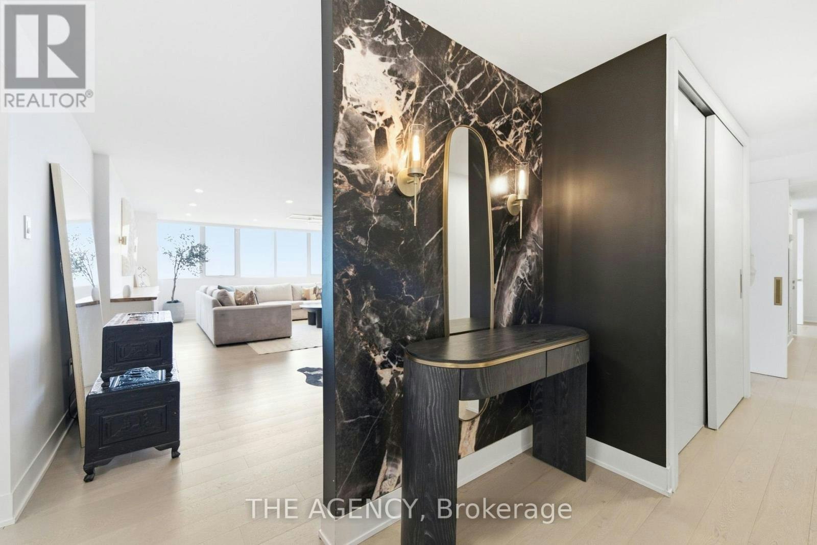 15C-256 Jarvis Street, Toronto, ON, M5B 2J4 - 2