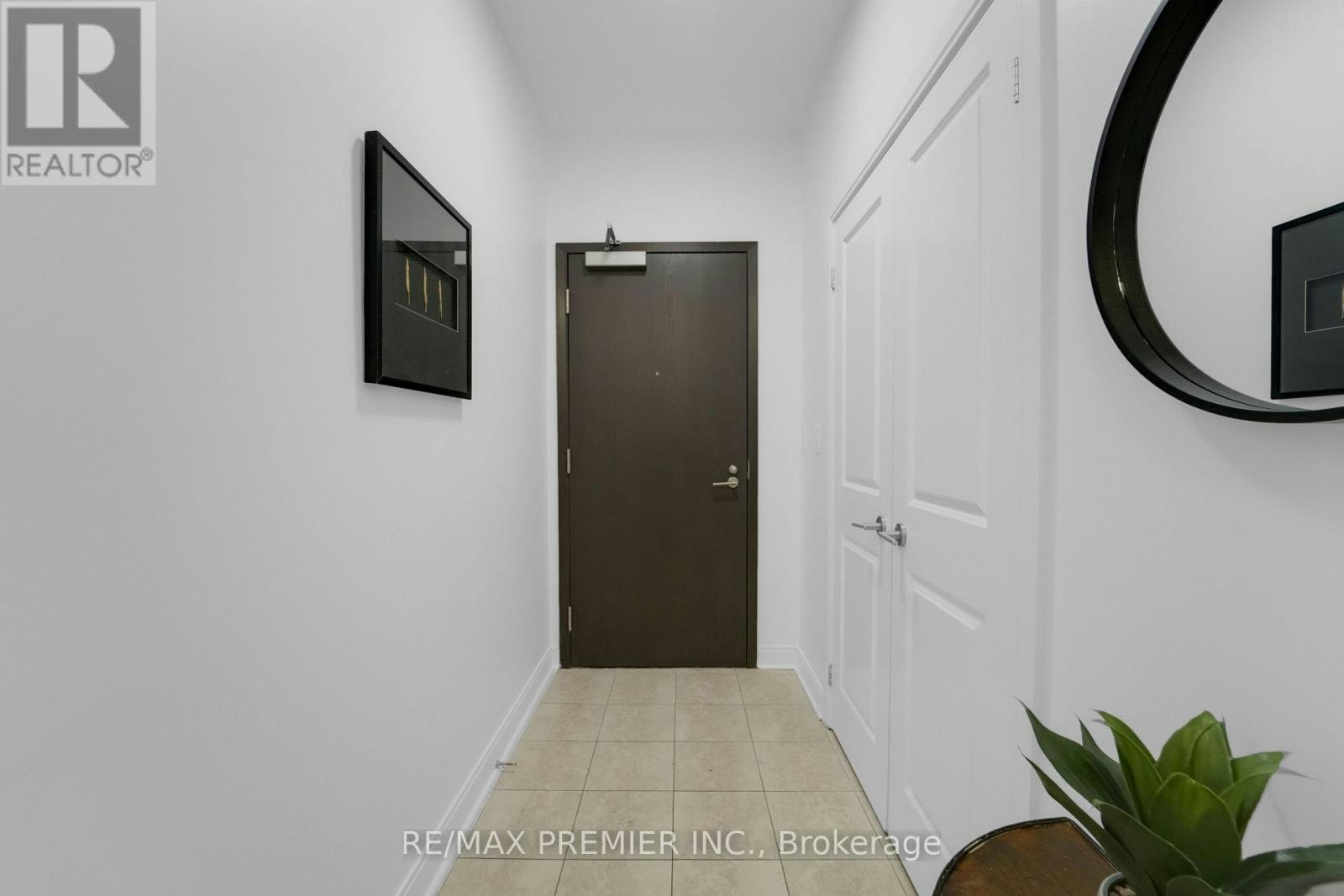 310-18 Yorkville Avenue, Toronto, ON, M4W 3Y8 - 2