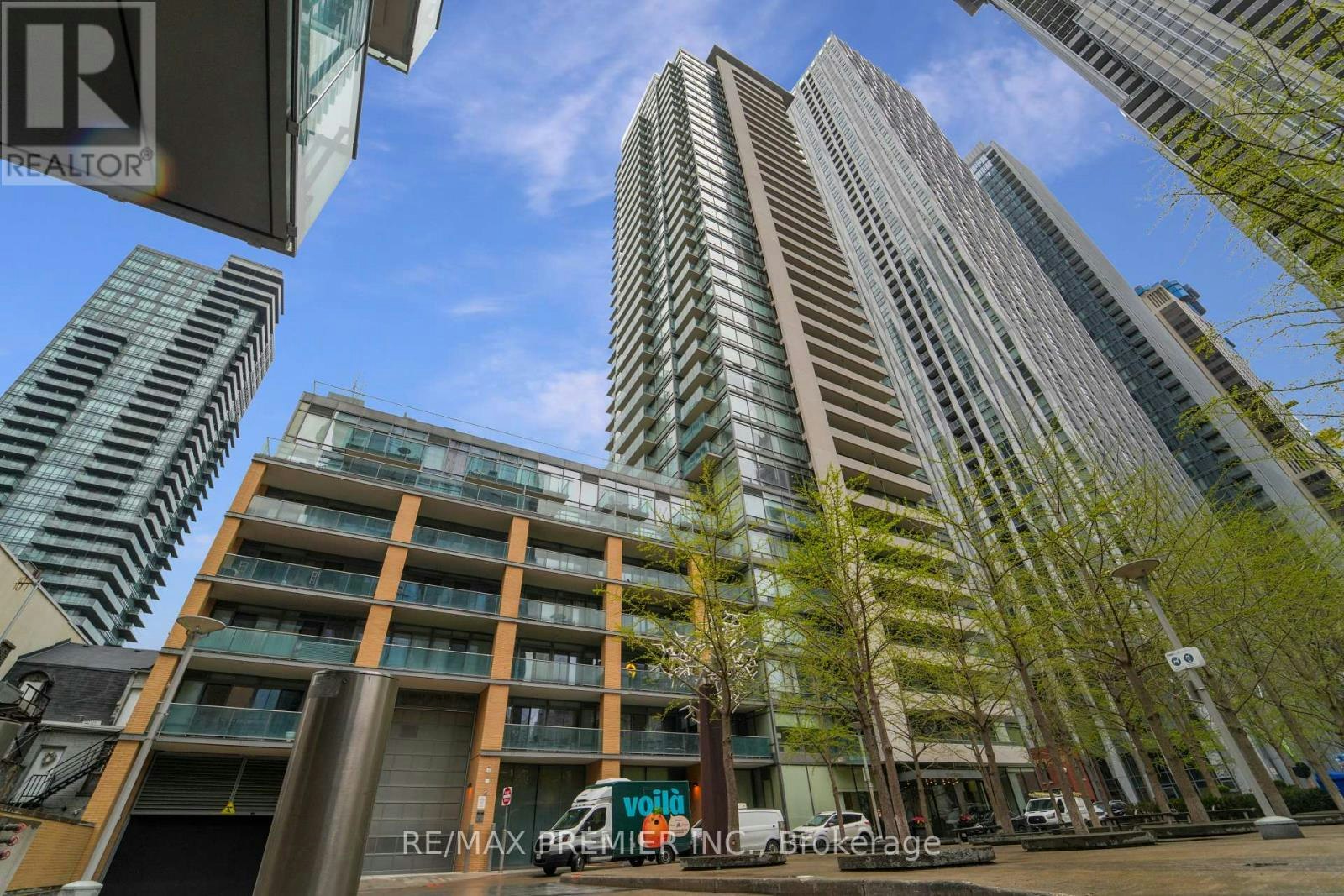 310-18 Yorkville Avenue, Toronto, ON, M4W 3Y8
