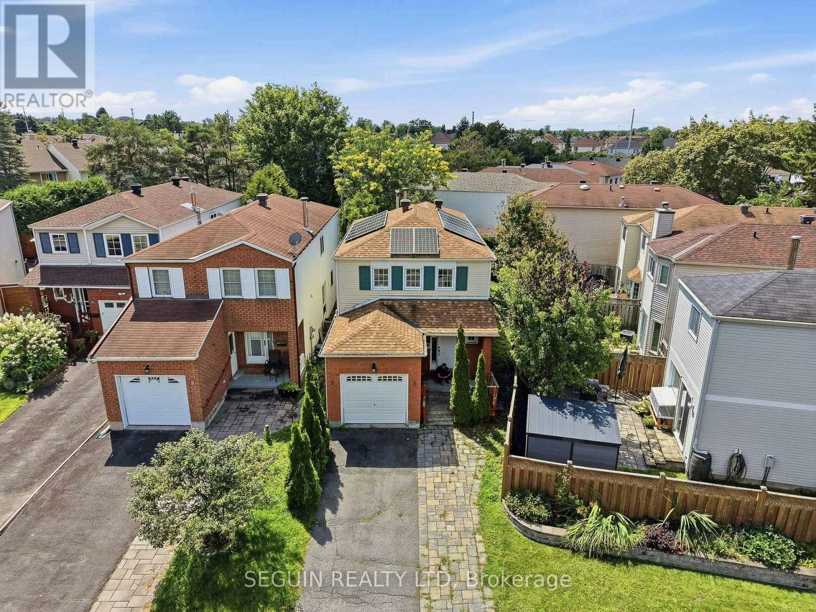 6 Manju Street, Ottawa, ON, K1G 4T7