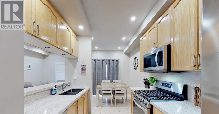 3258 Angel Pass Drive, Mississauga, ON, L5M 7J7 - 12
