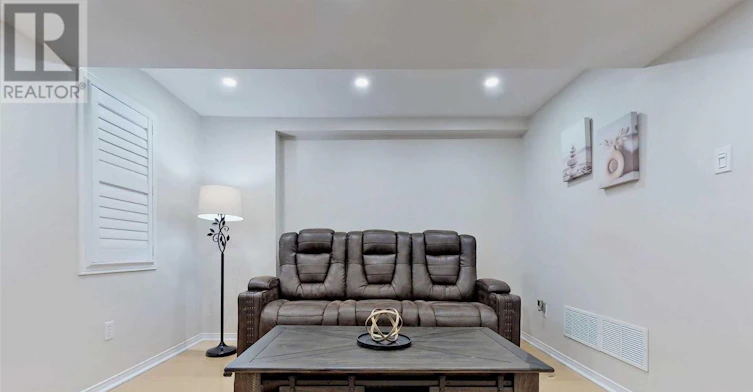 3258 Angel Pass Drive, Mississauga, ON, L5M 7J7 - 3