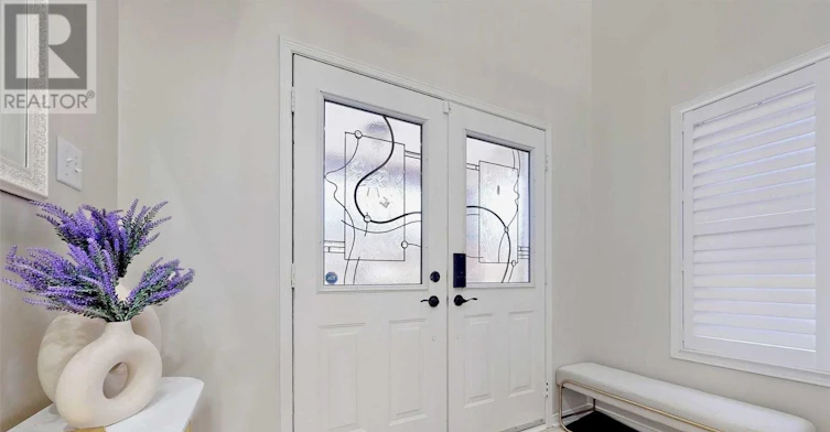 3258 Angel Pass Drive, Mississauga, ON, L5M 7J7
