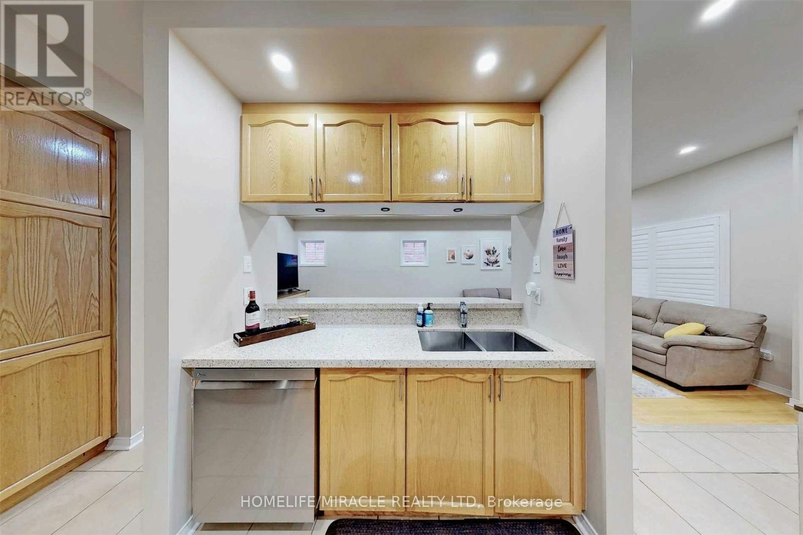 3258 Angel Pass Drive, Mississauga, ON, L5M 7J7 - 10