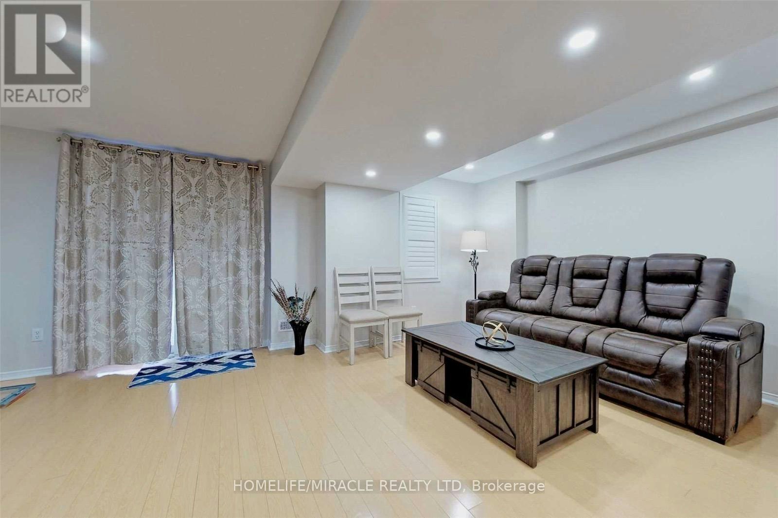 3258 Angel Pass Drive, Mississauga, ON, L5M 7J7 - 4