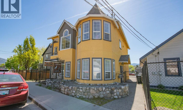 2-3414A 28th Avenue