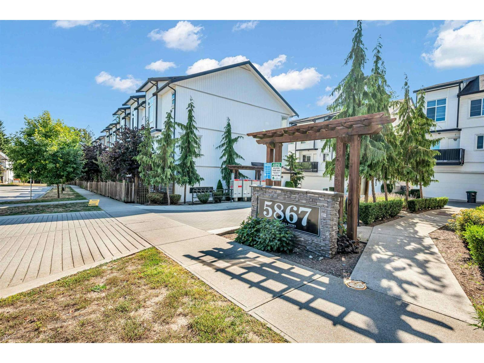 32-5867 129 Street, Surrey, BC, V3X 0J4