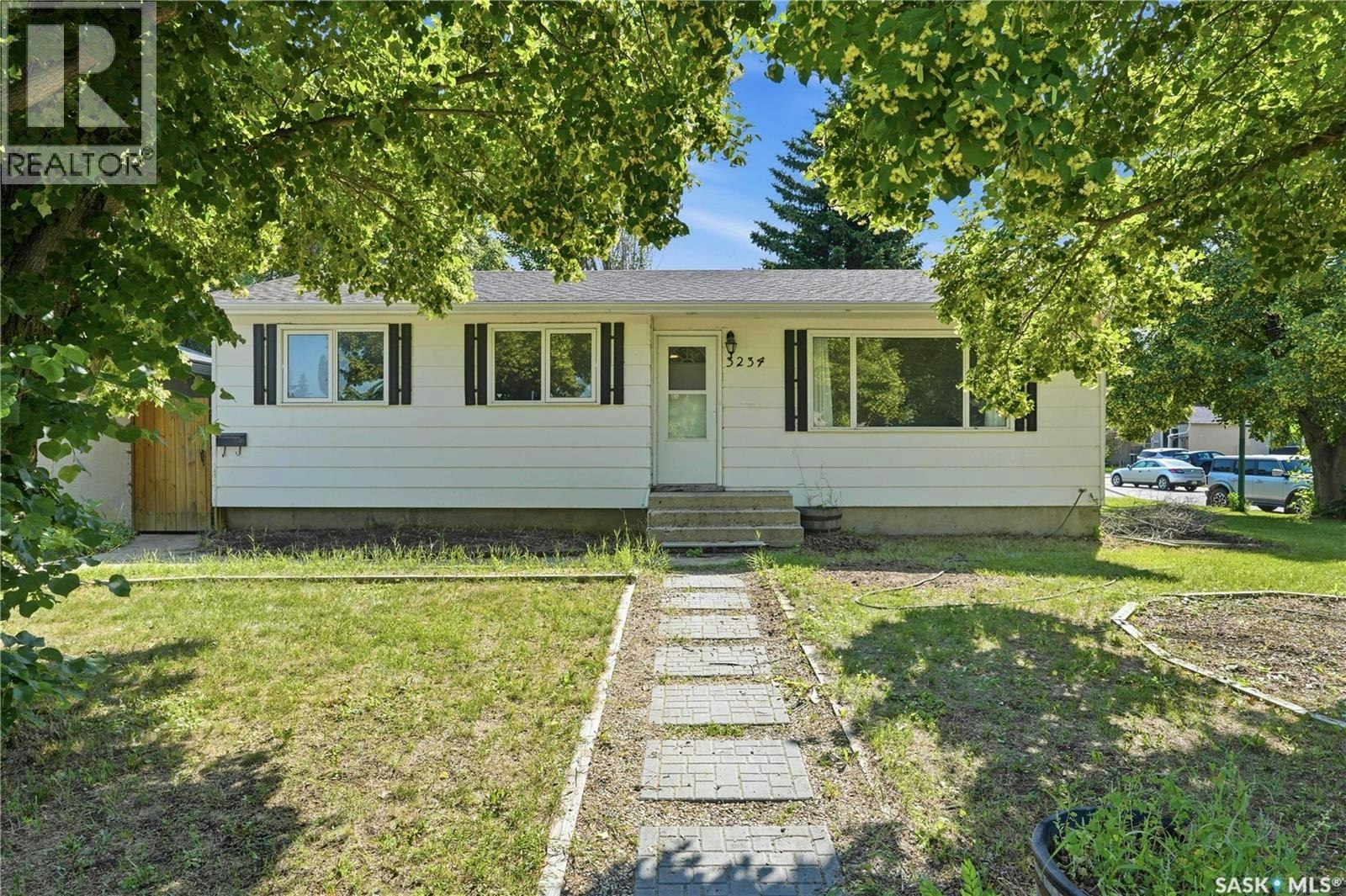 3234 Maxwell Street, Saskatoon, SK, S7L 4K8