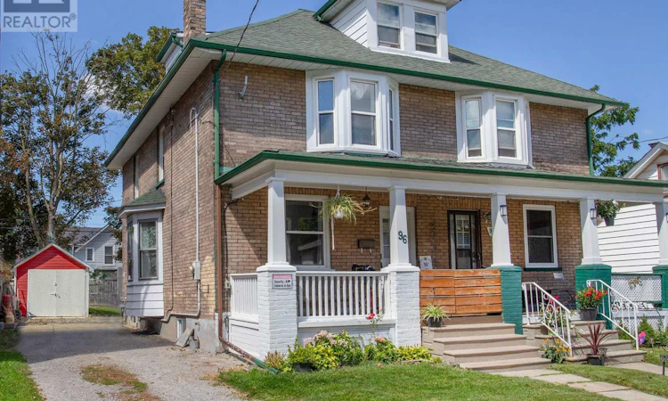 96 Agnes Street