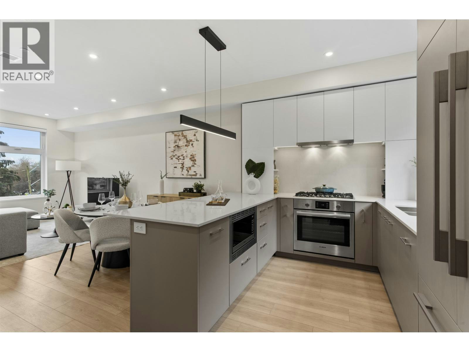 311-342 Mountain Highway, North Vancouver, BC, V7J 2K8