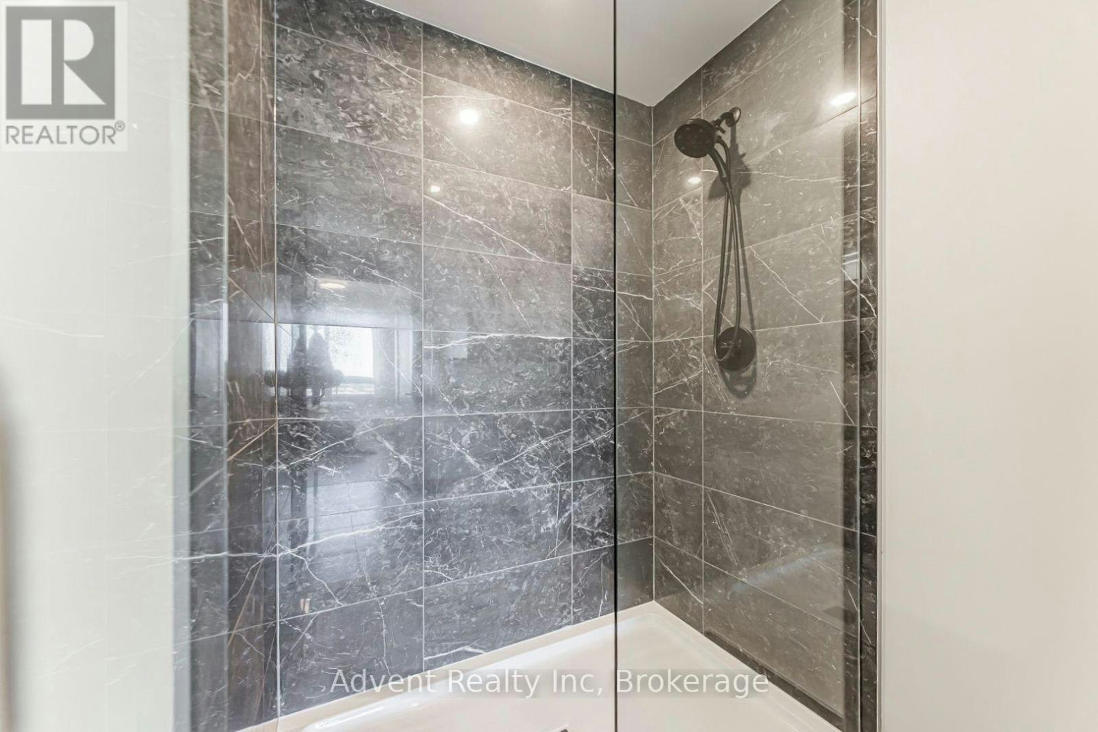 3806-18 Water Walk Drive, Markham, ON, L3R 6L5 - 30