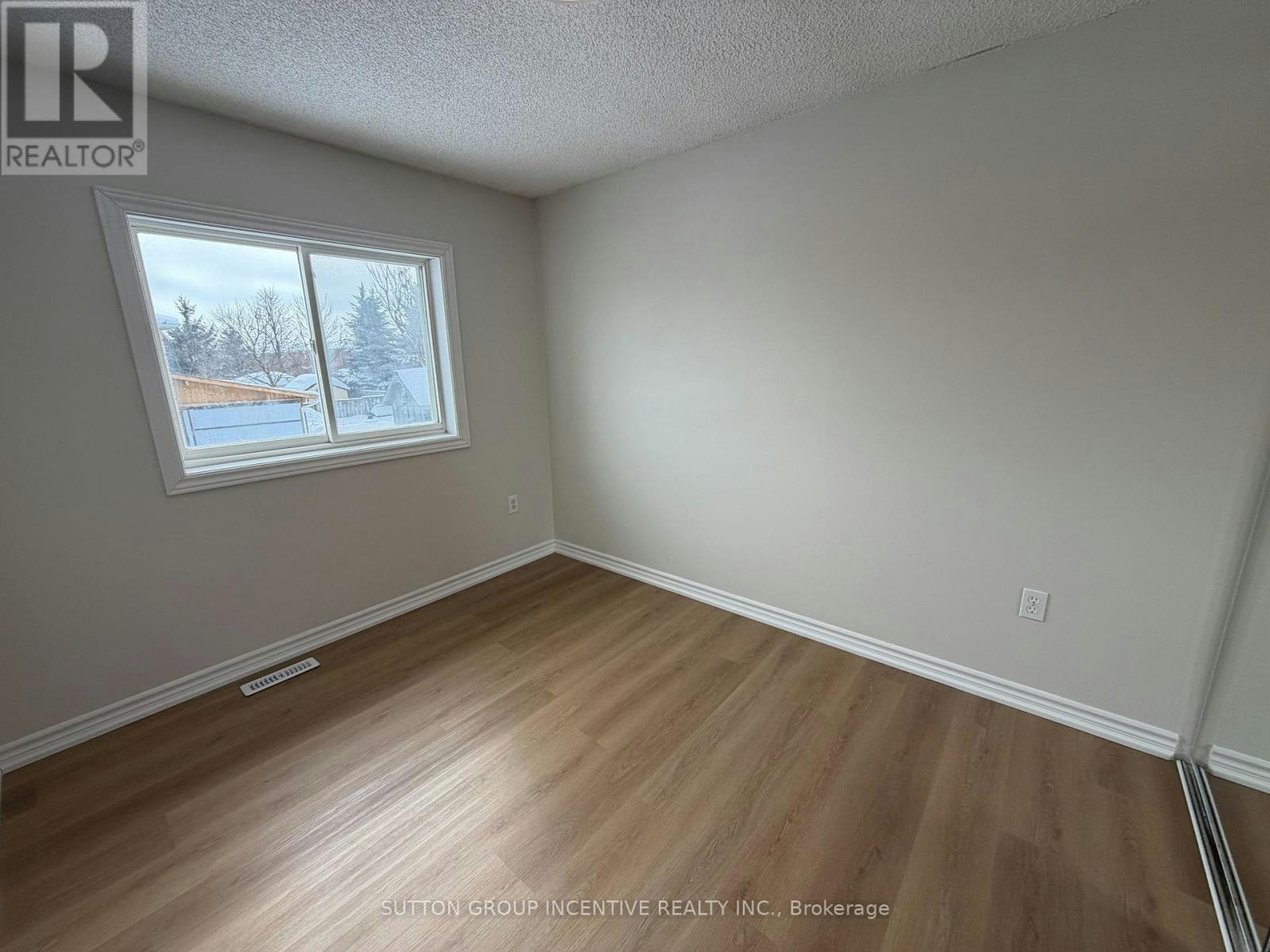 15 Timothy Lane, Barrie, ON, L4N 9Z6 - 18