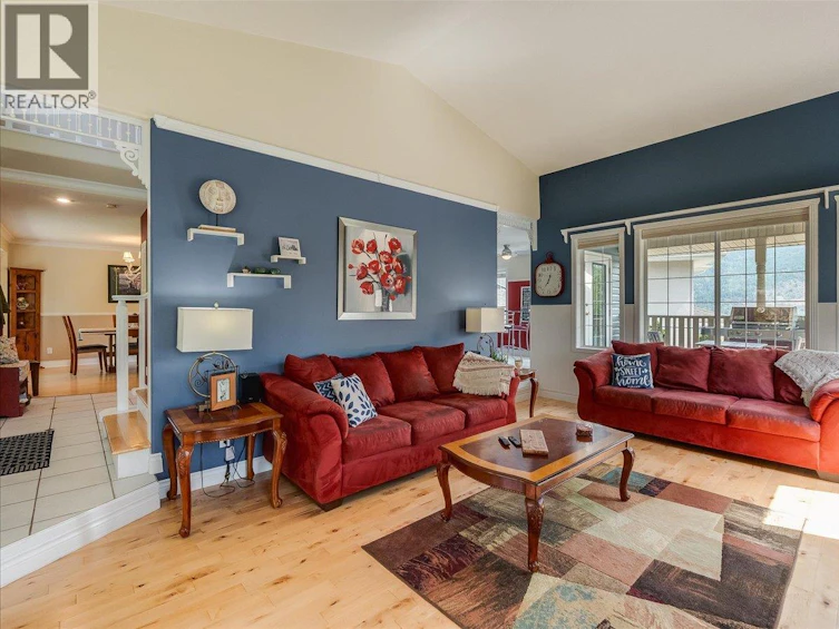 3617 14th Avenue, Castlegar, BC, V1N 4J2 - 5