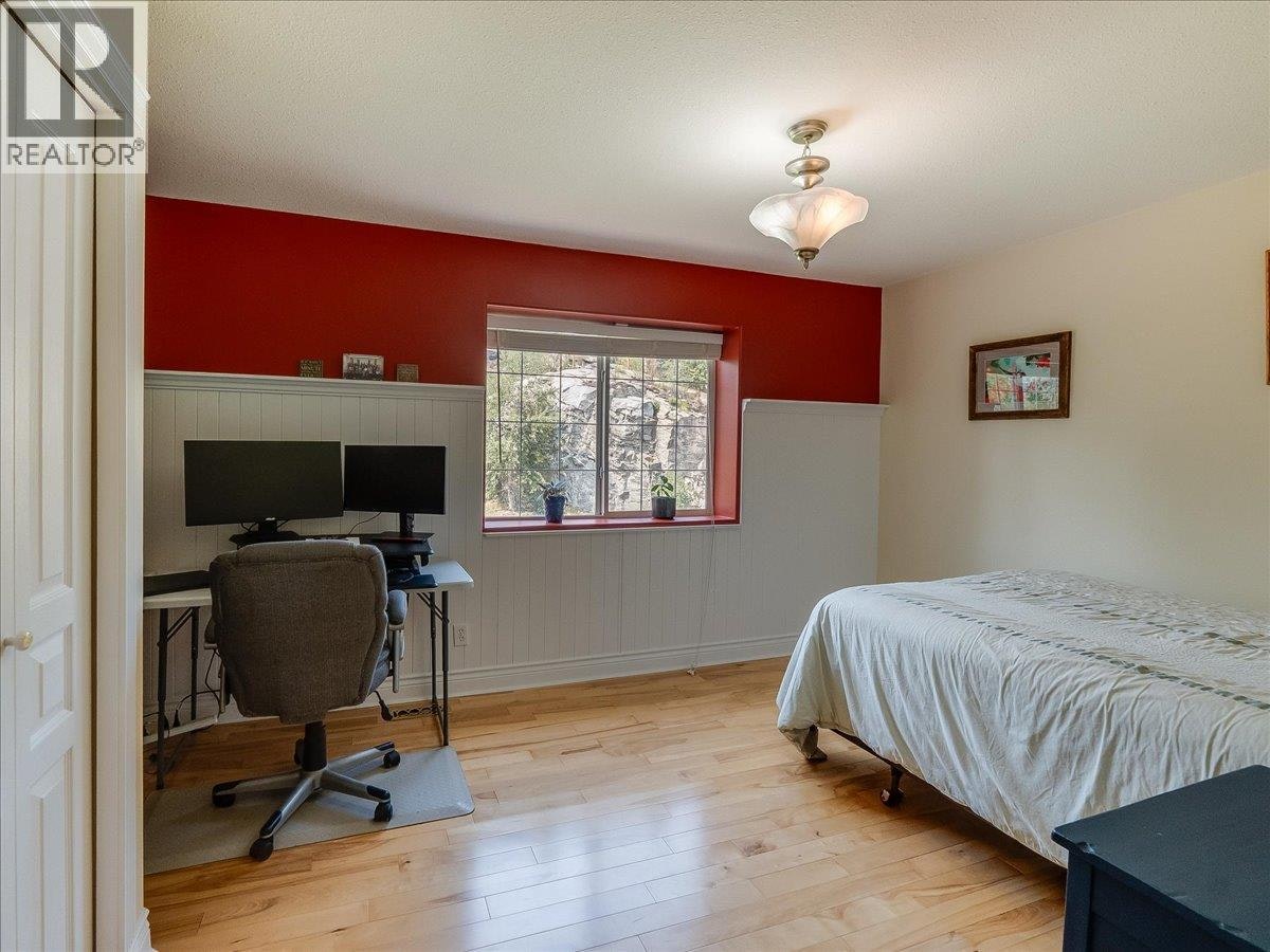 3617 14th Avenue, Castlegar, BC, V1N 4J2 - 34