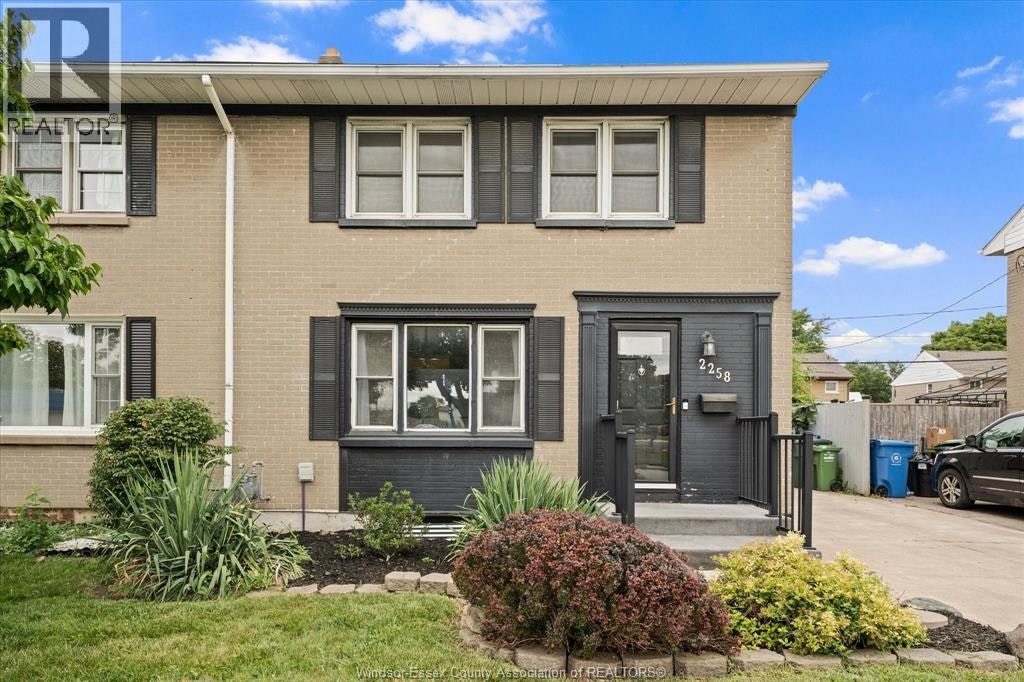 2258 Tecumseh Road West, Windsor, ON, N9B 1W1