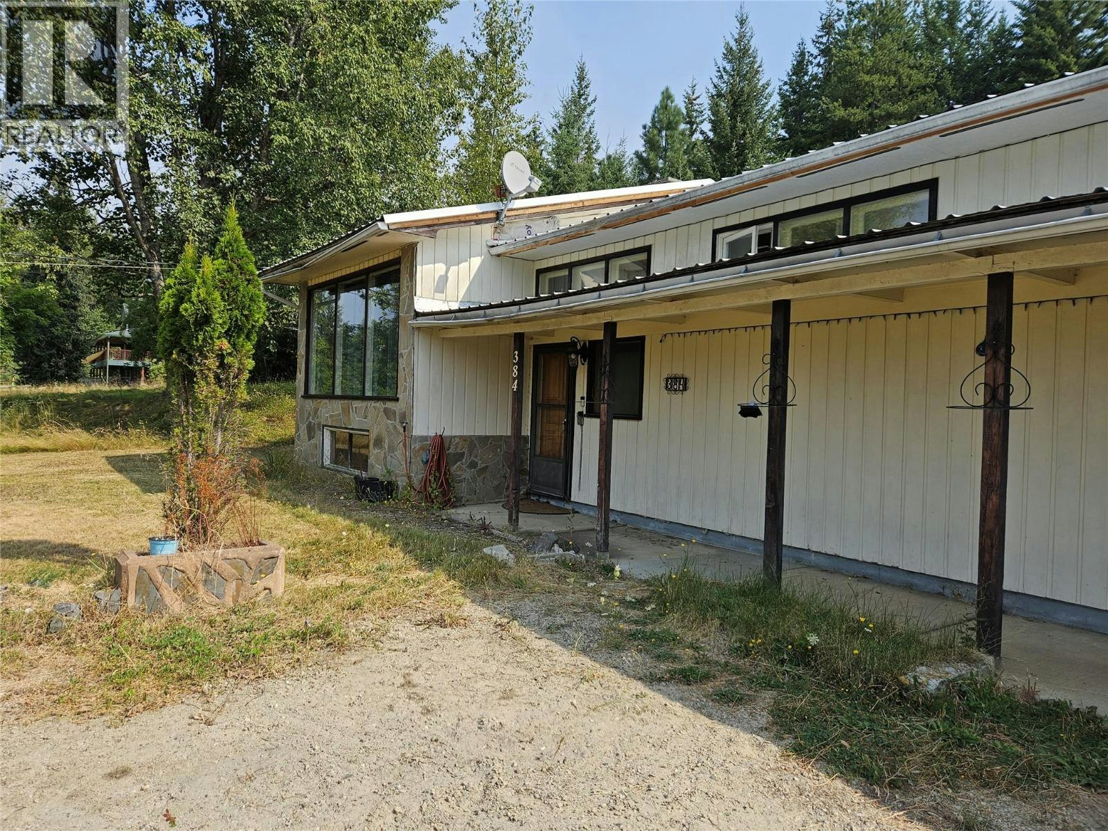 384 S 6 Highway, Nakusp, BC, V0G 1R1