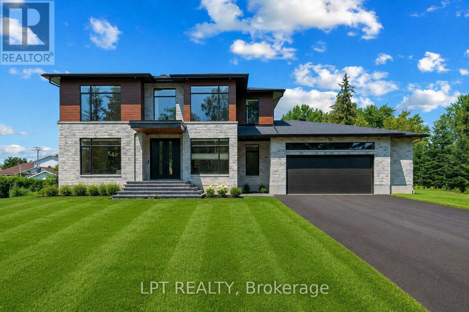 15 Briggs Avenue, Ottawa, ON, K2E 6W5