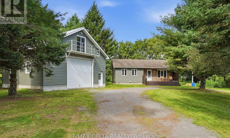 1120 Des Cedres Street