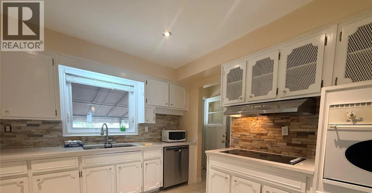 2450 Academy Drive, Windsor, ON, N9E 2G6 - 5