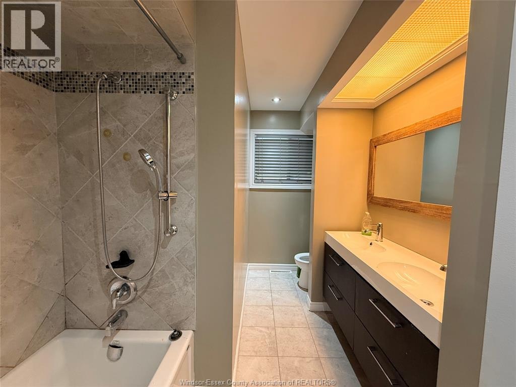 2450 Academy Drive, Windsor, ON, N9E 2G6 - 9