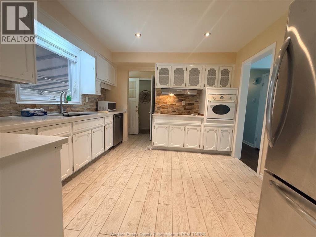 2450 Academy Drive, Windsor, ON, N9E 2G6 - 4