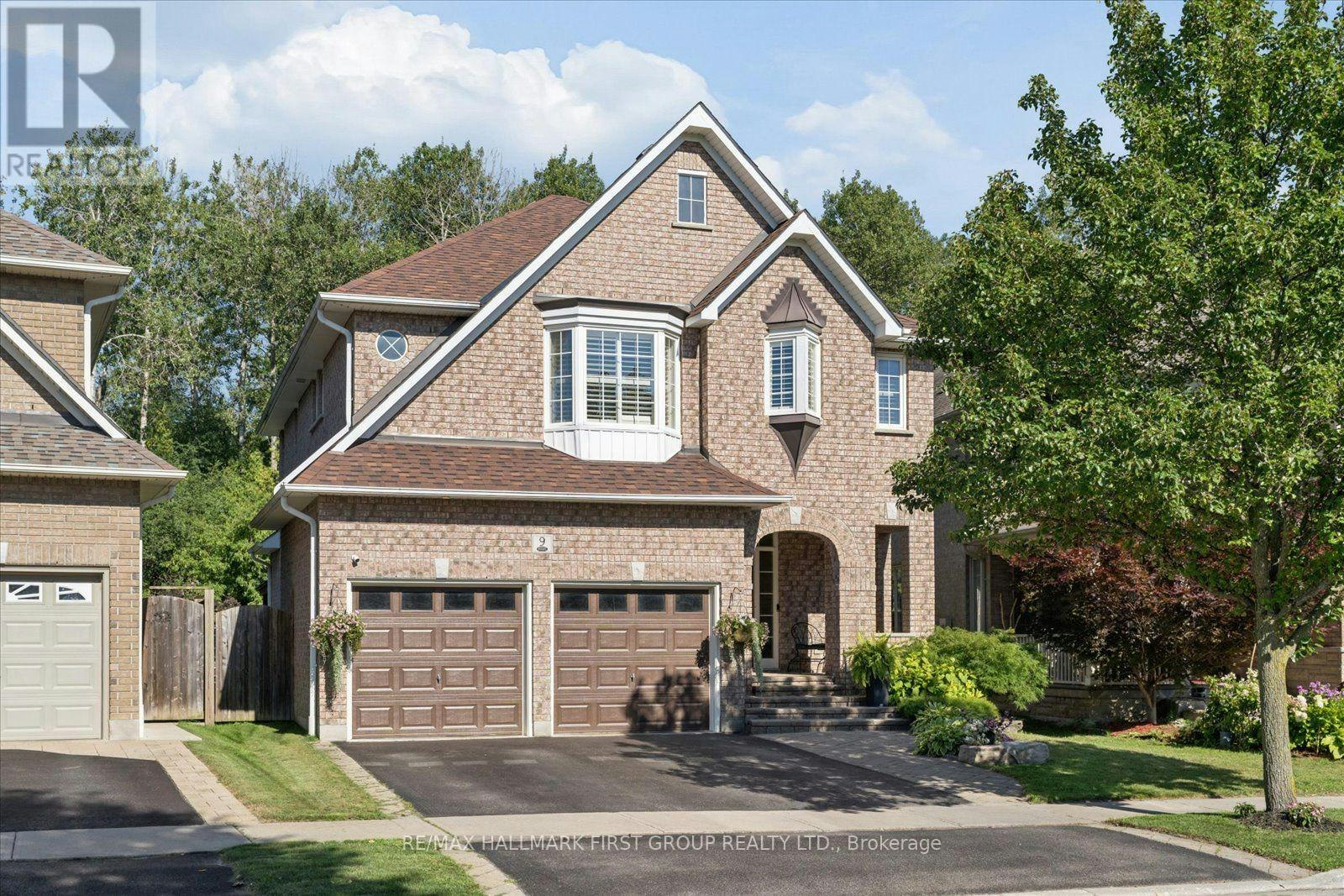 9 Pebblebrook Crescent, Whitby, ON, L1R 3P4