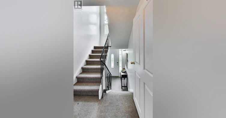 7 Norwood Road, Toronto, ON, M4E 2R9 - 9
