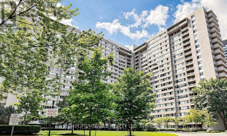 313-3590 Kaneff Crescent