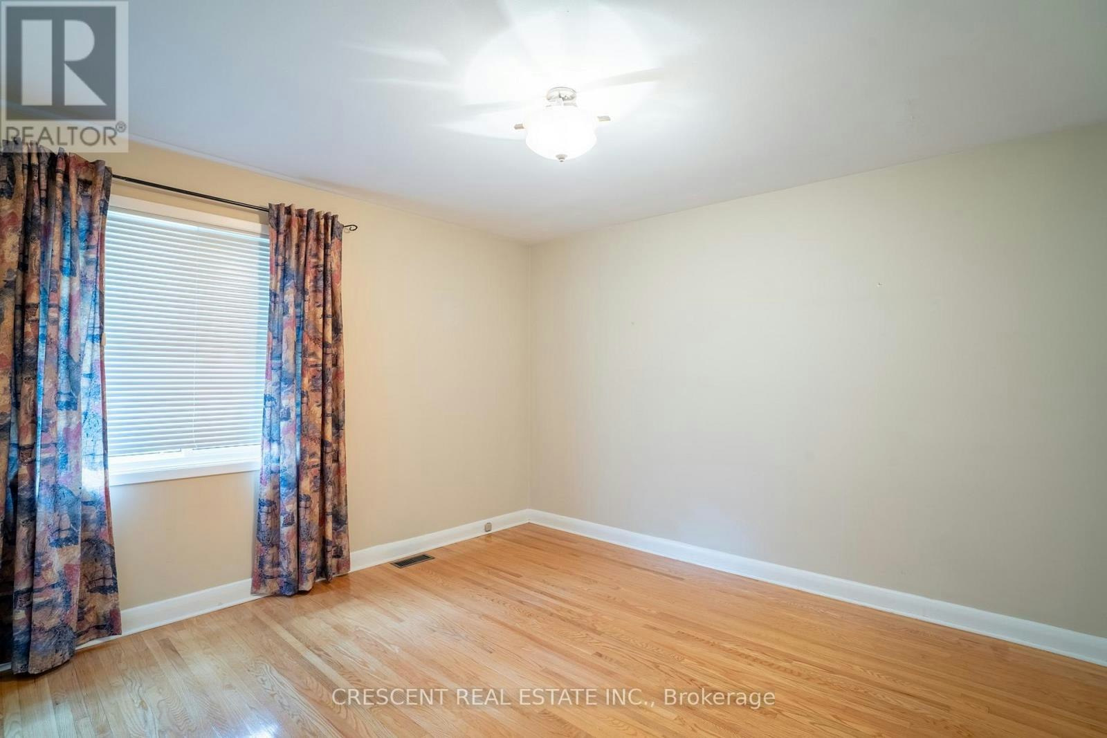 14 Claymore Drive, Toronto, ON, M8Z 2R9 - 10