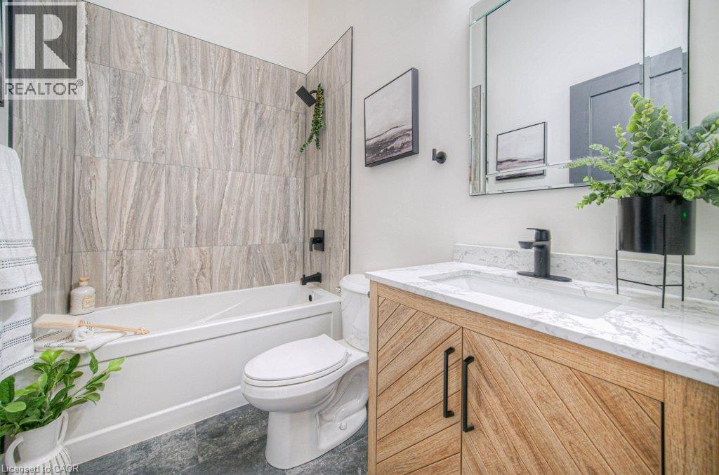 1-1 Bond Street, Cambridge, ON, N1R 4B2 - 11