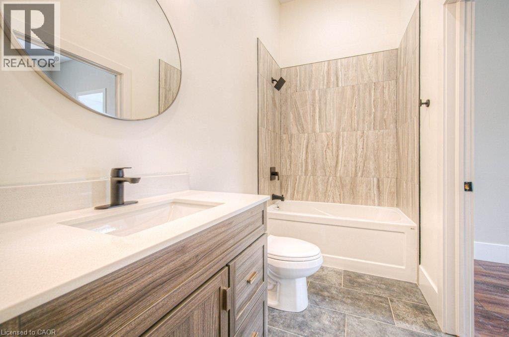 1-1 Bond Street, Cambridge, ON, N1R 4B2 - 4