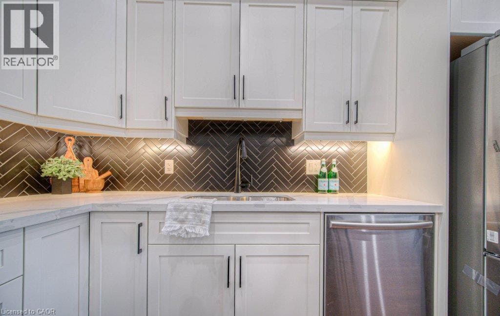 1-1 Bond Street, Cambridge, ON, N1R 4B2 - 3