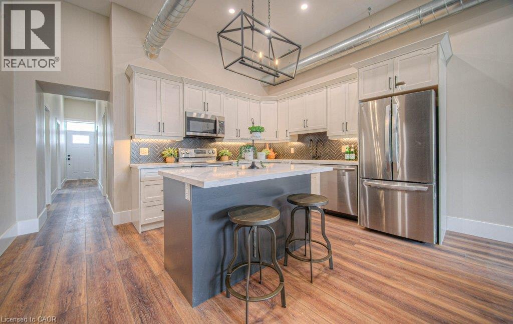 1-1 Bond Street, Cambridge, ON, N1R 4B2 - 2