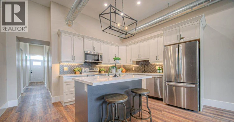 1-1 Bond Street, Cambridge, ON, N1R 4B2 - 2