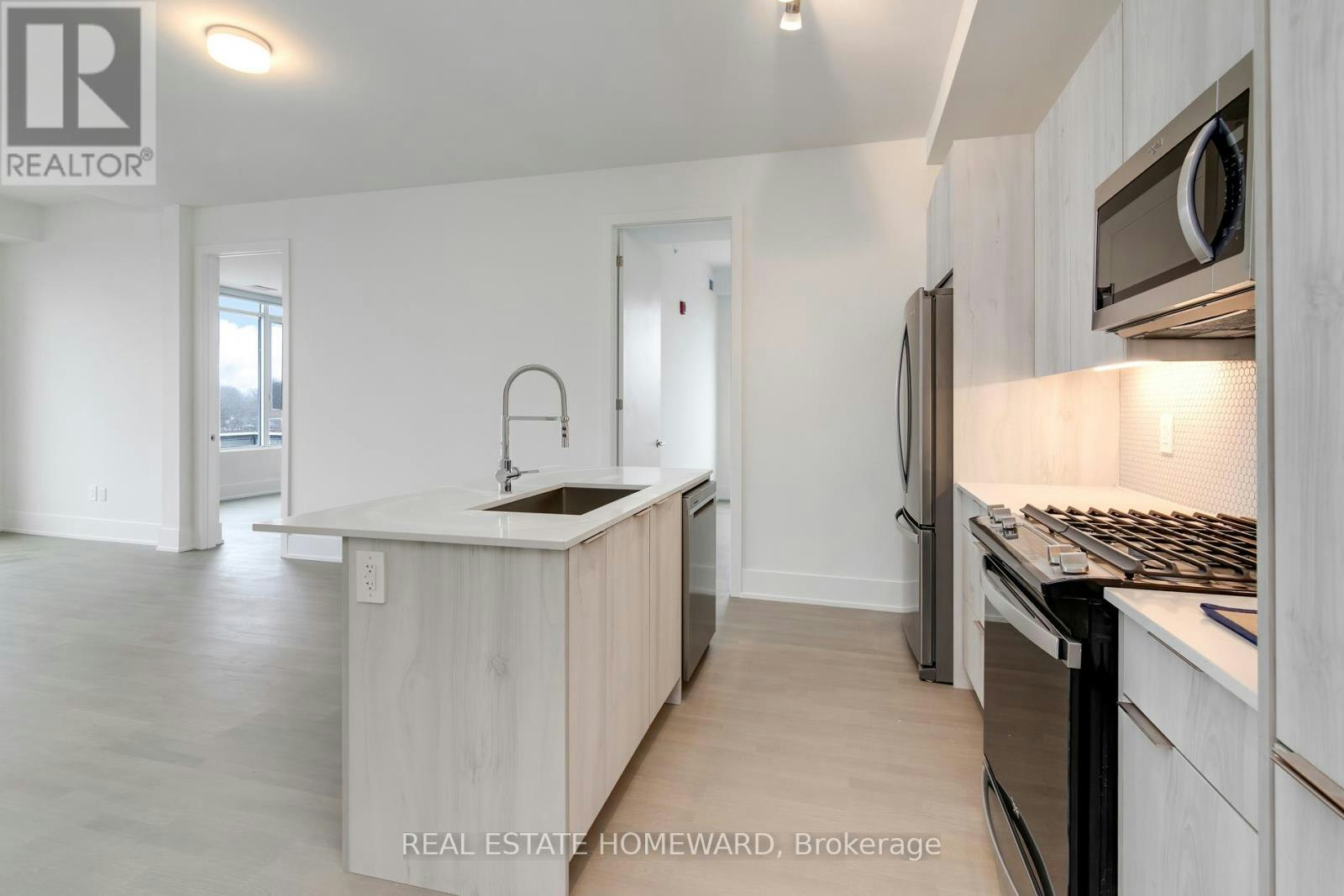 601-495 Logan Avenue, Toronto, ON, M4K 0A5 - 2