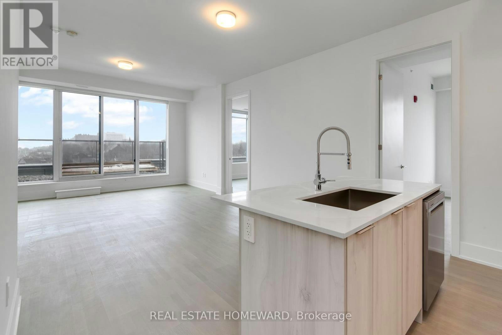 601-495 Logan Avenue, Toronto, ON, M4K 0A5 - 6