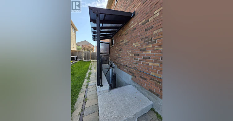 LOWER-133 The Queensway Way, Barrie, ON, L4M 0B4