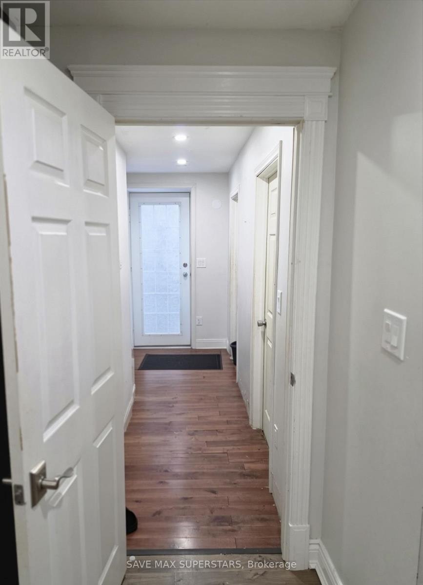 LOWER-133 The Queensway Way, Barrie, ON, L4M 0B4 - 2