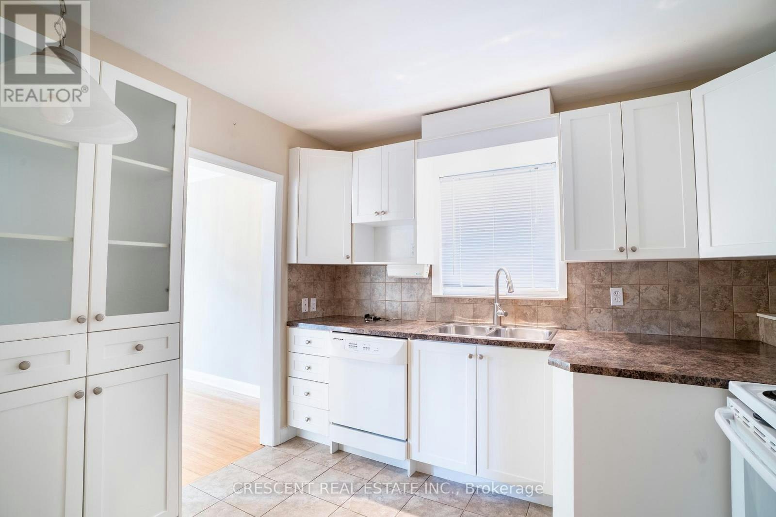 MAIN-14 Claymore Drive, Toronto, ON, M8Z 2R9 - 4