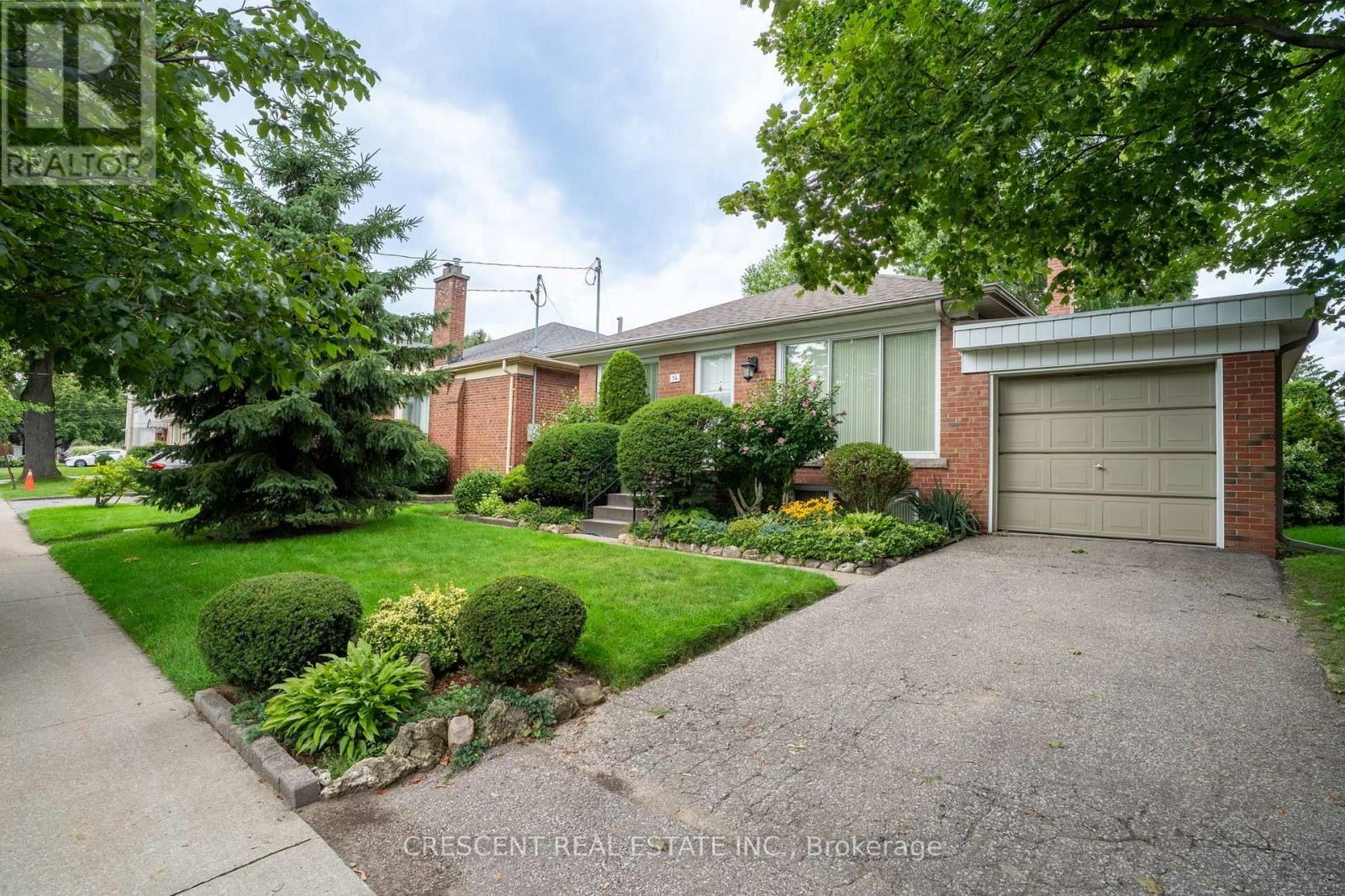 LOWER-14 Claymore Drive, Toronto, ON, M8Z 2R9