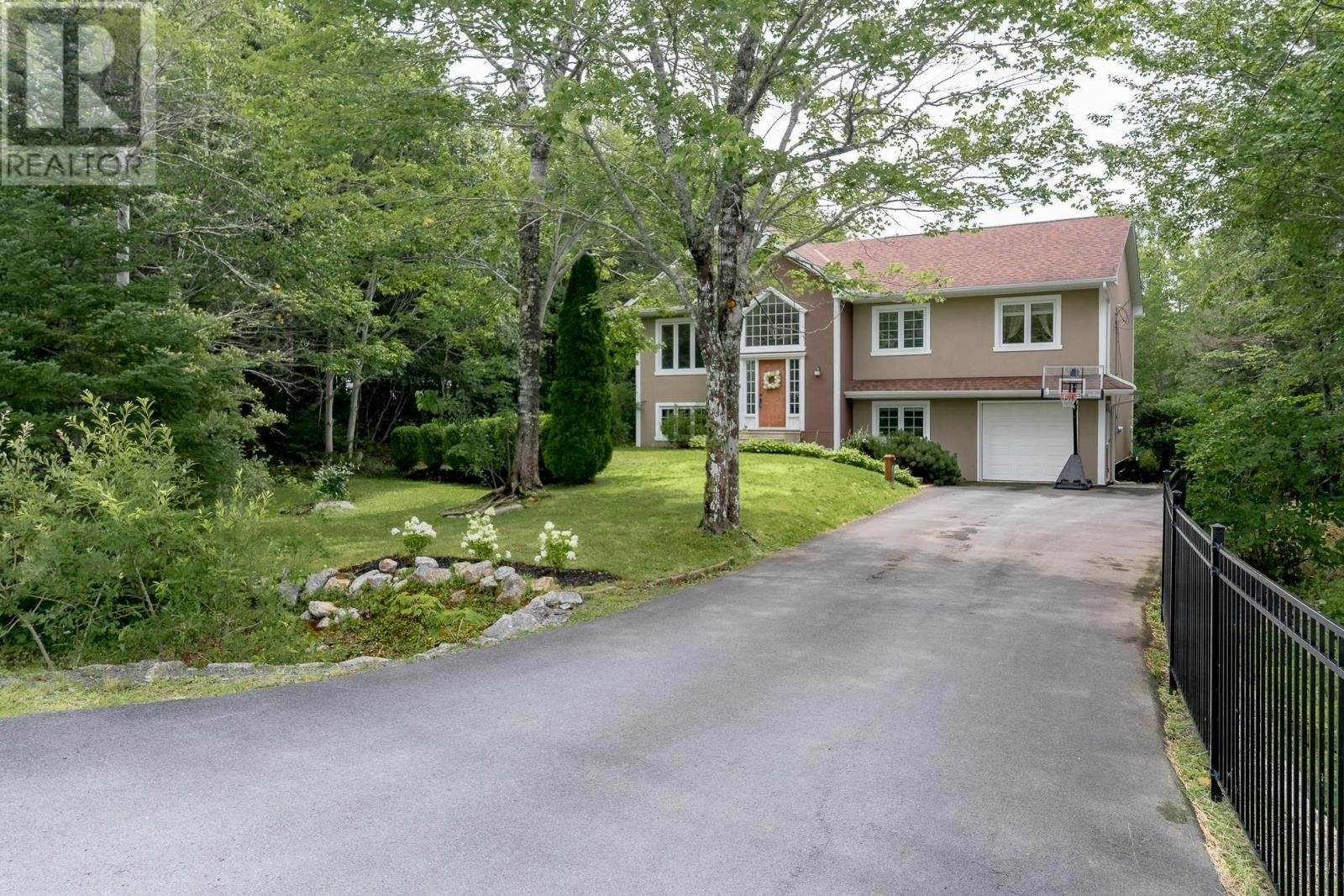 319 Buckingham Drive, Stillwater Lake, NS, B3Z 1M4