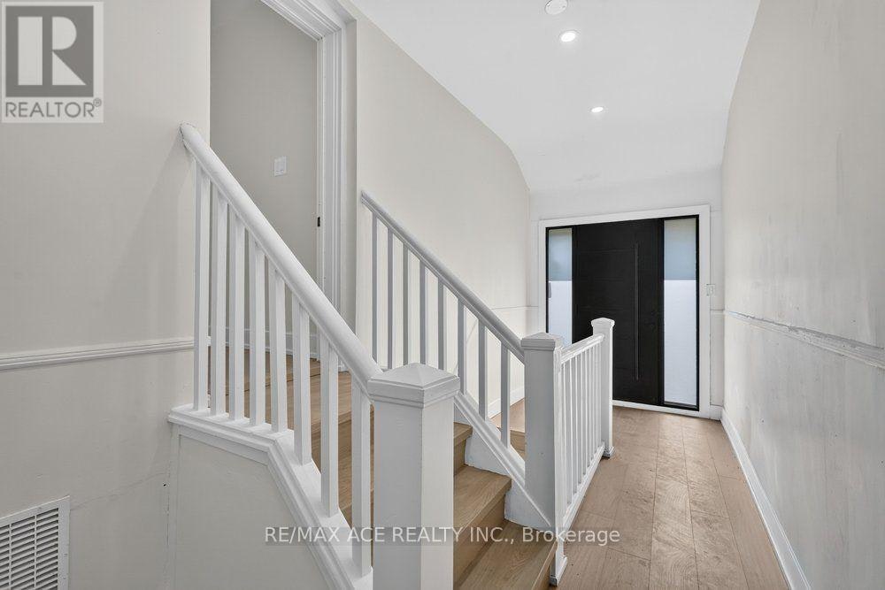 11 Faircroft Boulevard, Toronto, ON, M1N 2W9 - 32