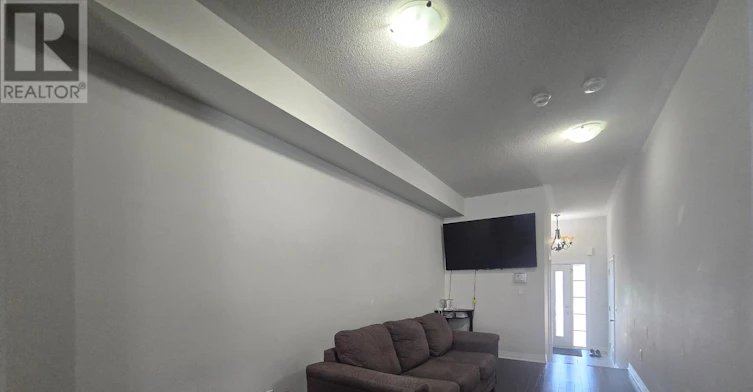 35 Landolfi Way, Bradford West Gwillimbury, ON, L3Z 4L7 - 3